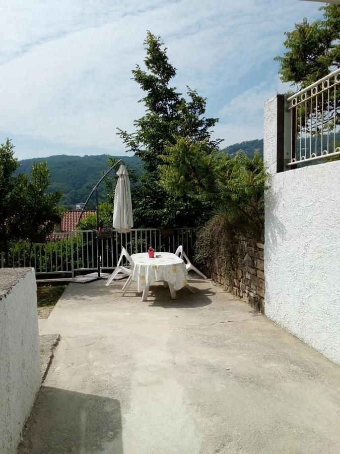 Swimming And Sun Apartment Gandosso Luaran gambar