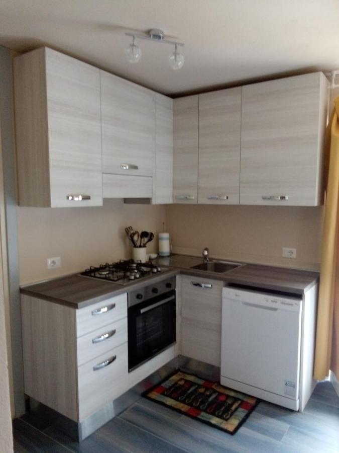 Swimming And Sun Apartment Gandosso Luaran gambar