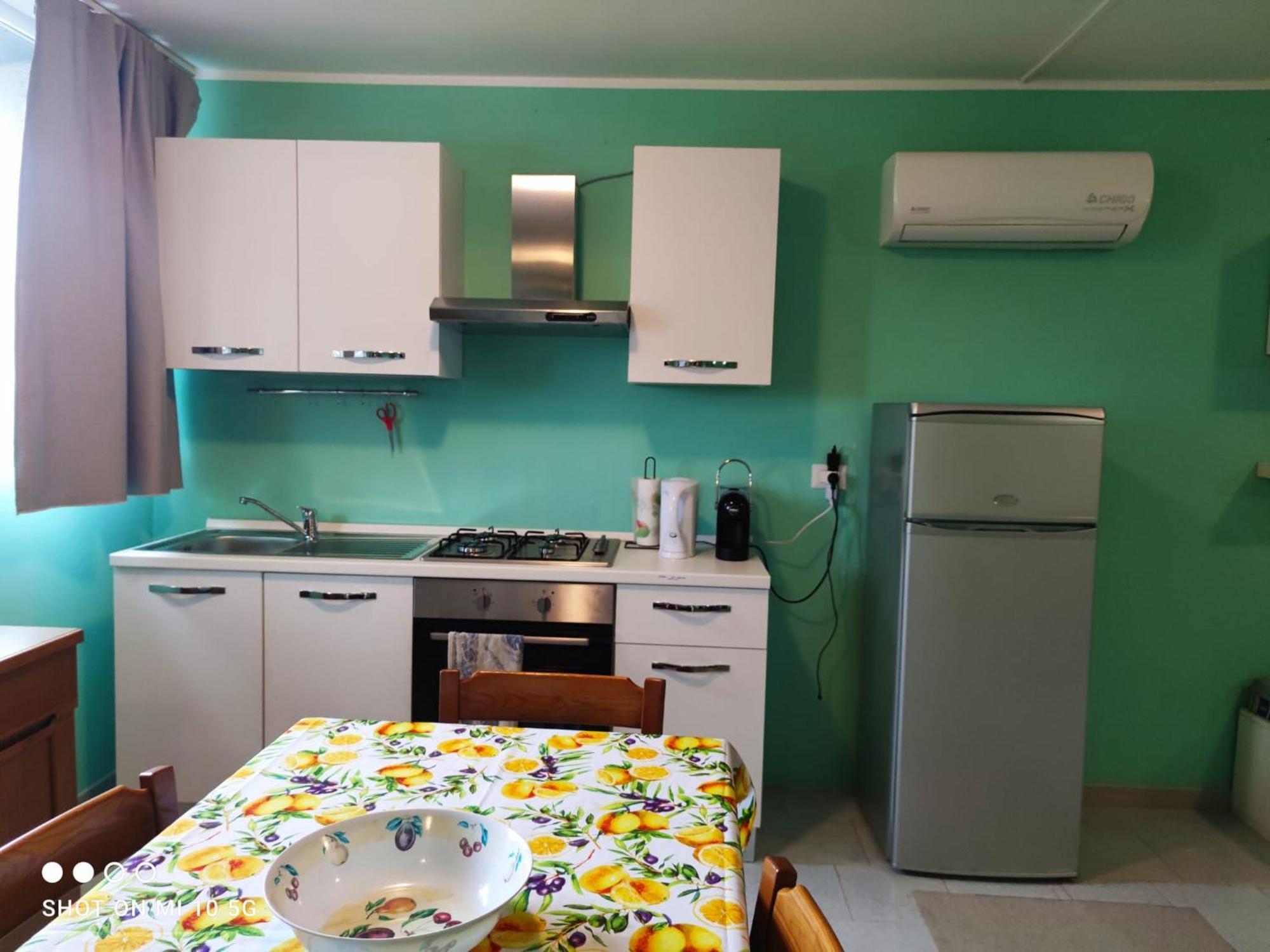 Swimming And Sun Apartment Gandosso Luaran gambar