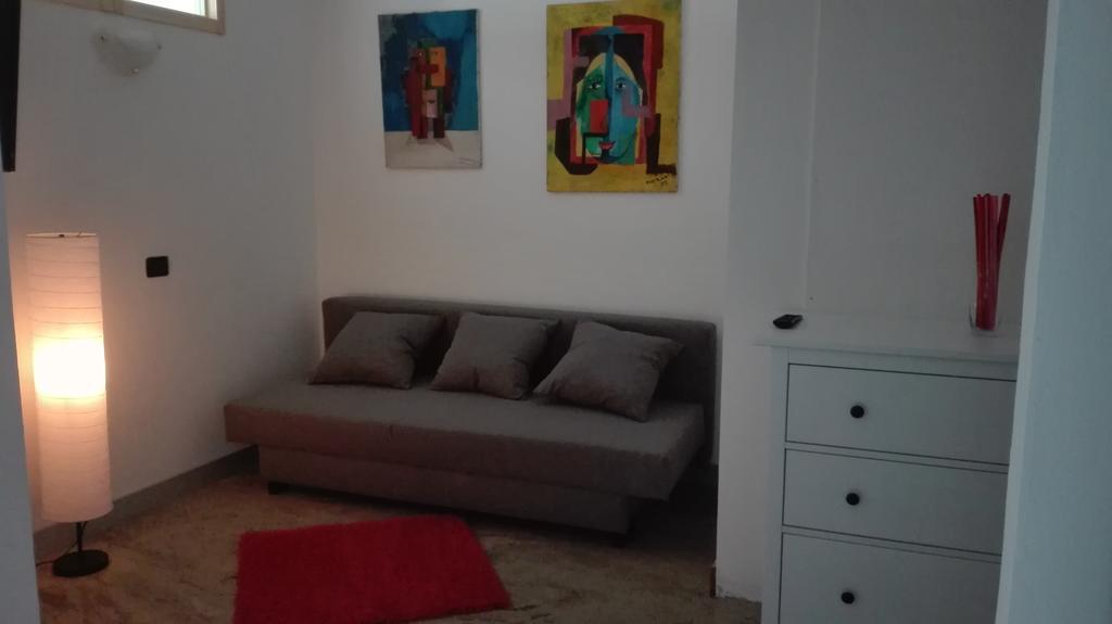 Swimming And Sun Apartment Gandosso Luaran gambar