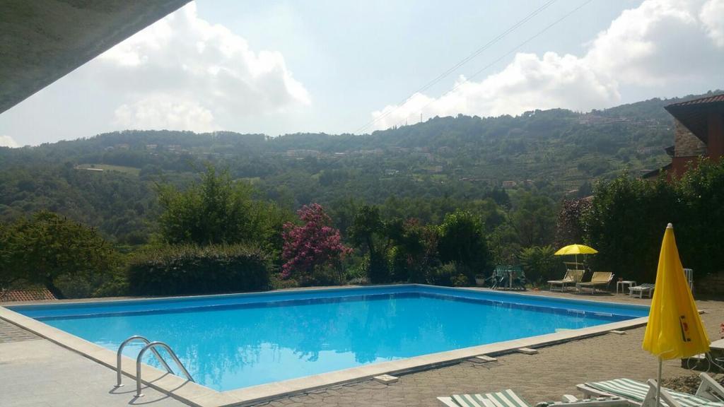 Swimming And Sun Apartment Gandosso Luaran gambar